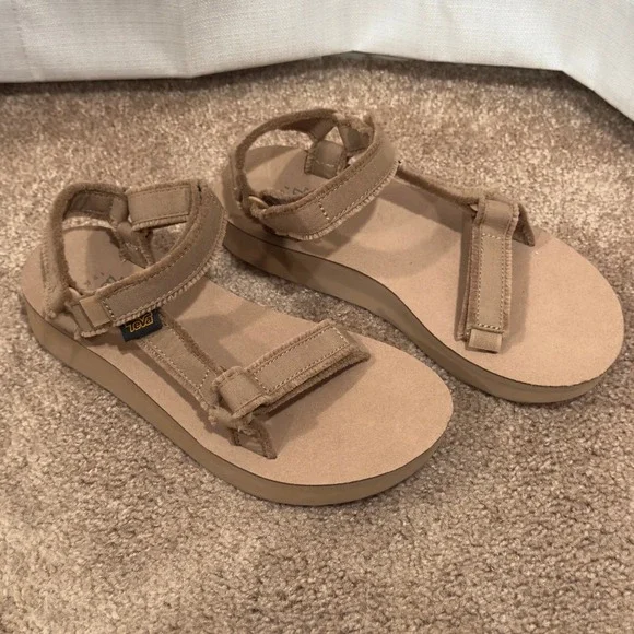 Teva Tan Platform Strappy Sandals - Picture 2 of 9
